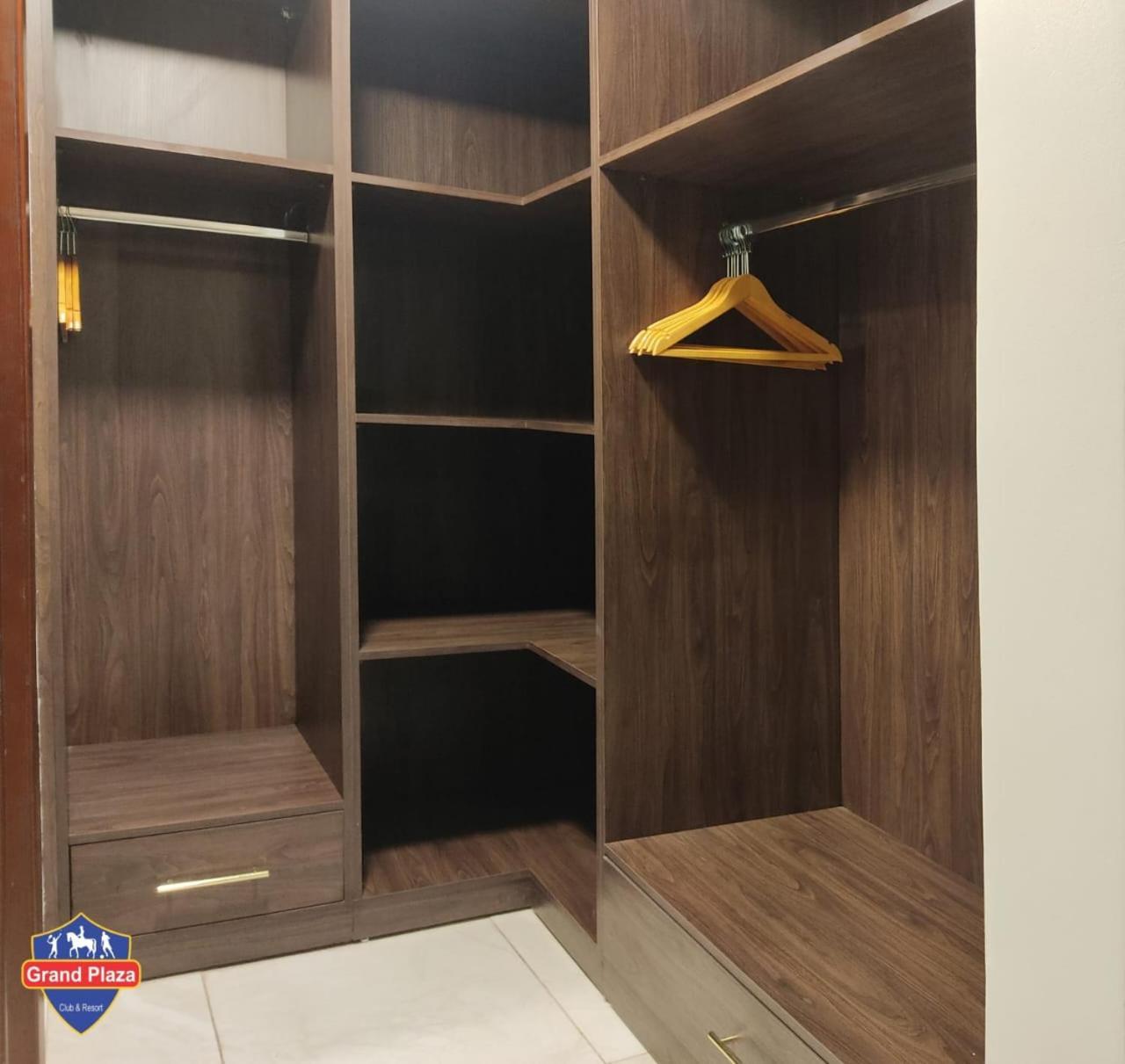 Grand Plaza Sheikh Zayed Hotell Kafr Abu 'umaydah Exteriör bild
